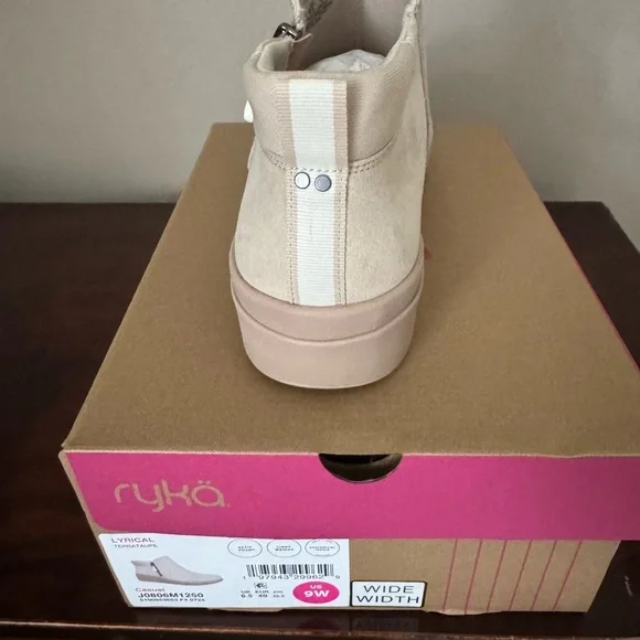 Ryka Cream Ankle Booties with Zipper and Platform Sole- NWT - Picture 3 of 6